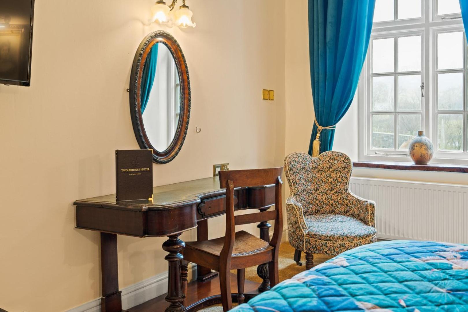 Two Bridges Hotel Екстер'єр фото