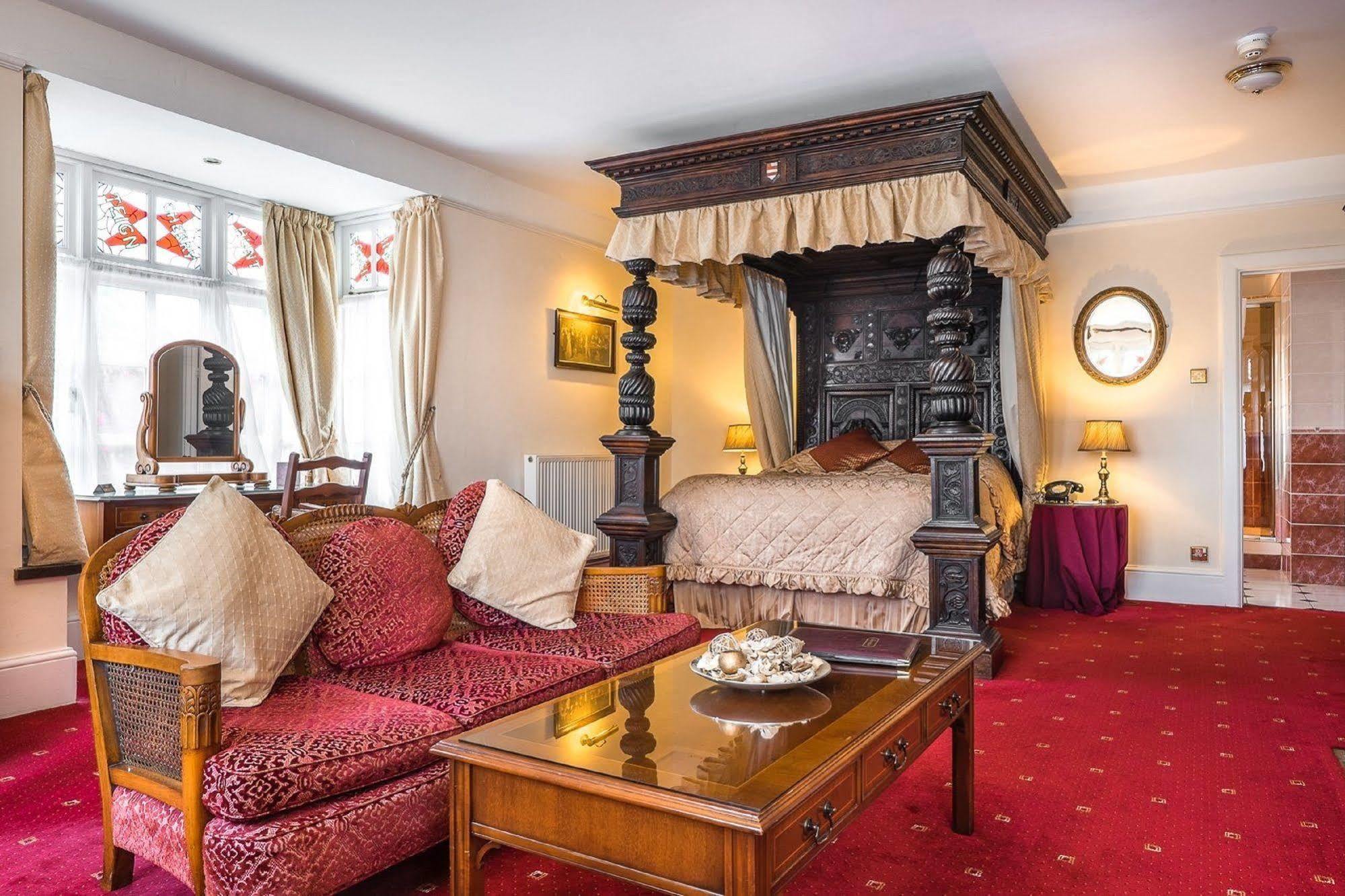 Two Bridges Hotel Екстер'єр фото