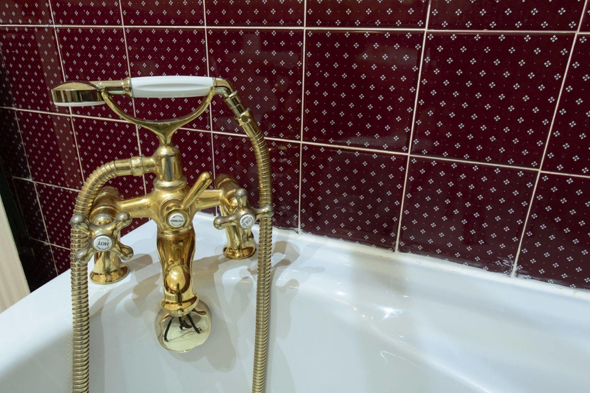 Two Bridges Hotel Екстер'єр фото